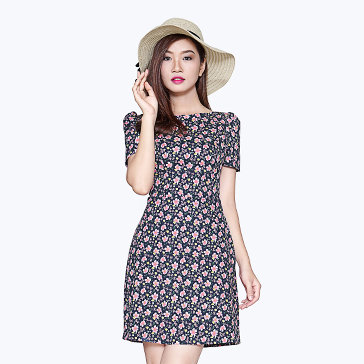 Đầm Hoa Dạo Phố