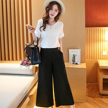 Set Quần Lửng + Áo Cut Out Xinh Xắn