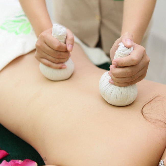 Massage Body Shiatsu Nhật Kết Hợp Đá Nóng Hoặc Thảo Dược Và...