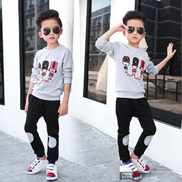 Bộ Đồ Dài Tay Thêu 3 Chú Lính Ấm Áp Cho Bé
