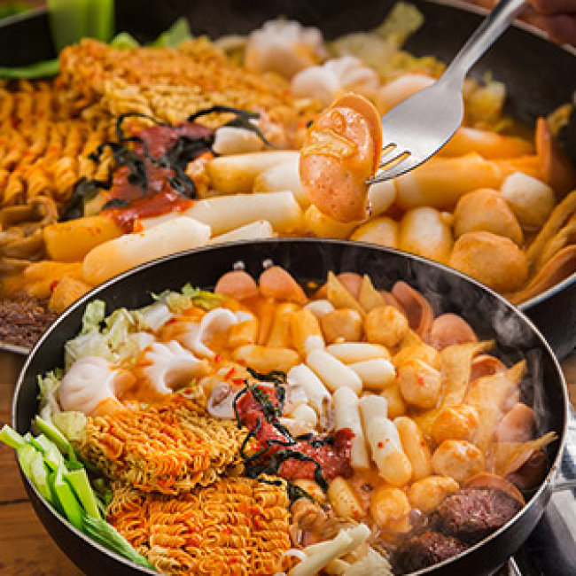 Buffet Tokbokki Cho Tín Đồ Mê Món Ăn Hàn Quốc