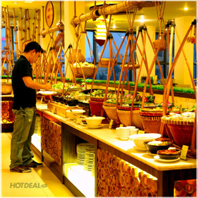 Buffet Gánh Bông Sen Buổi Tối Tại Khách Sạn Palace Saigon 4* 