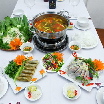Lẩu Cá Lăng Tươi Cho 04 Người Tại Nhà Hàng Chả Cá Song Anh