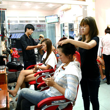 Salon Linh - Uốn/ Duỗi/ Nhuộm/ Bấm Xù - Tặng 01 Lần Hấp Dầu