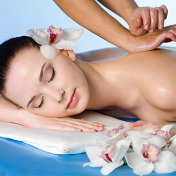 Spa Ngày Nắng - Miễn Típ - 1 Trong 2 Gói Thư Giãn 105 Phút