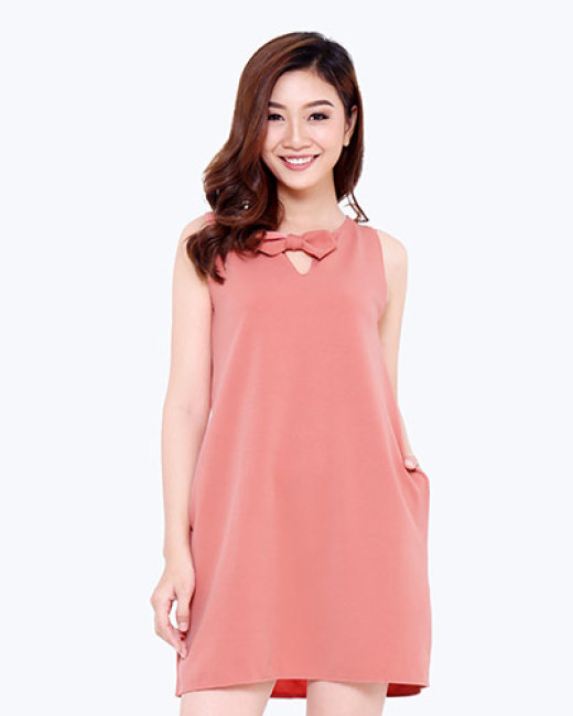Đầm Suông Nơ Cổ Cách Điệu