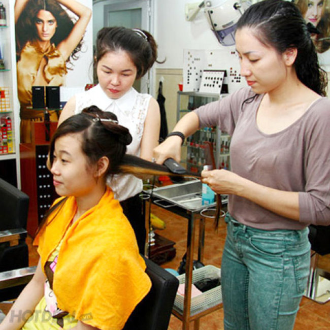 Trọn Gói Làm Tóc Cao Cấp Bằng Schwarzkopf Tại Hair Salon Quyên Angel