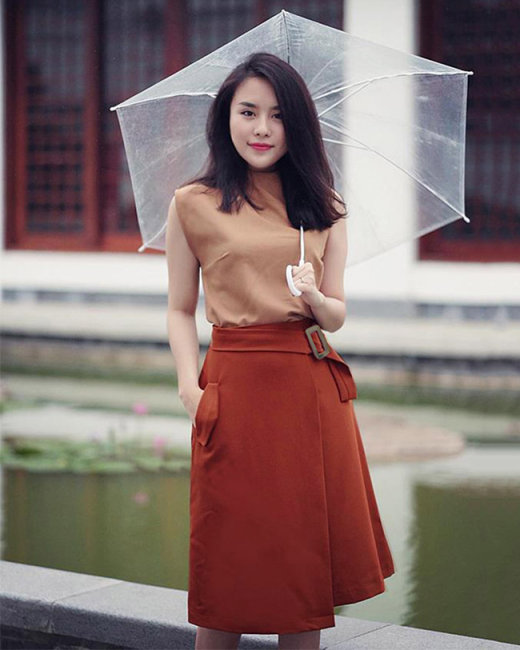 Váy đầm maxi hoa nhí vintage màu cam đất dáng xòe dài hở lưng đi biển nhẹ  nhàng xinh đẹp giá rẻ | Shopee Việt Nam