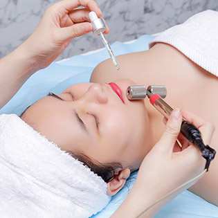 Collagen Trẻ Hóa Da - Liệu Pháp Điều Trị Da Lão Hóa/ Xóa Nhăn, Săn Chắc Da Chuyên Sâu Với Collagen Tại Thẩm Mỹ Quốc Tế DIVA