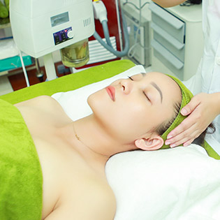 Chạy Vitamin C + Hút Chì + Phun Oxy Tươi + Đắp Mặt Nạ + Ánh Sáng Sinh Học - Beauty Spa