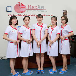 Phòng Khám Da Nổi Tiếng Red Apple - Điện Di W, Ps Dưỡng Da + Ánh Sáng Sinh Học Và Đắp Mặt Nạ Sáng Da