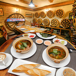 Lãng Mạn Đón Năm Mới Với Set Menu Hấp Dẫn Cho 2 Người Tại Hầm Rượu The Aumy Wine Cellar