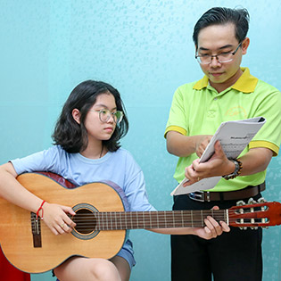 Khóa Học Nhạc Cụ Guitar/ Ukulele/ Organ/ Piano/ Sáng Tác Tại Trung Tâm Âm Nhạc Giai Điệu Xanh