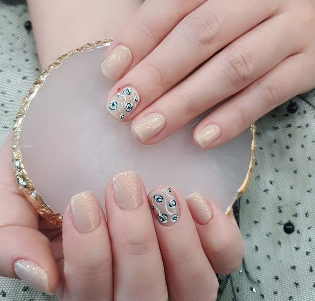 Sơn Gel Sửa Móng/ Nối Mi Classic Tại Peony Hair & Nail