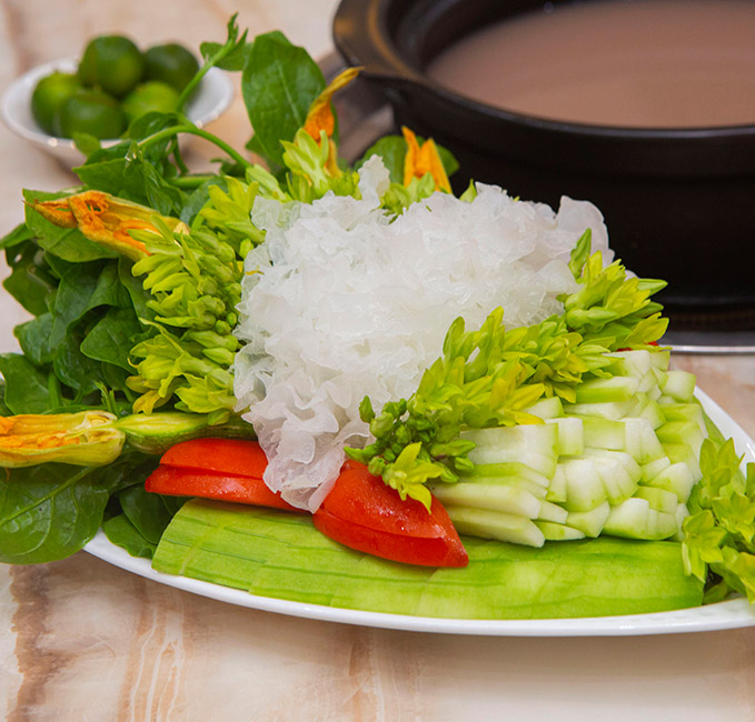Lẩu Tôm Bầu By Chang Set Ăn Dành Cho 45 Người