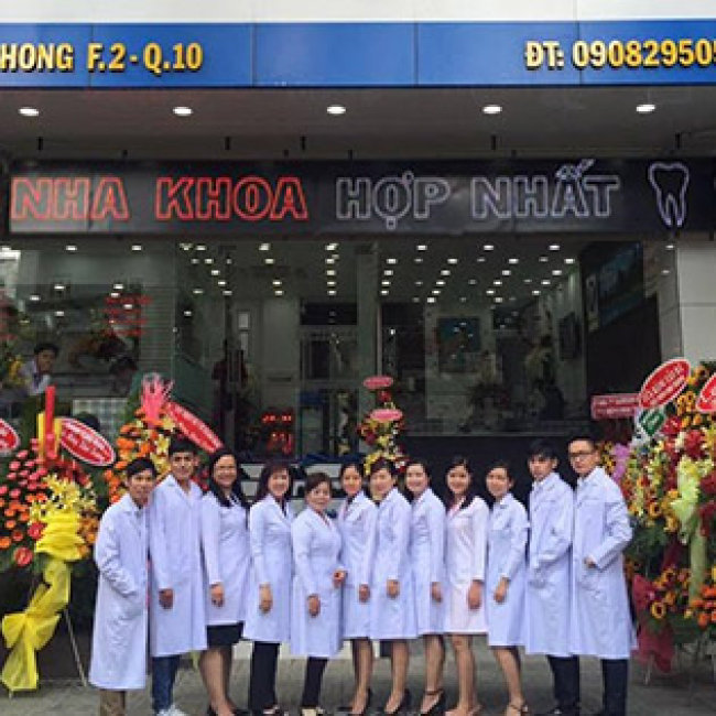 Nha Khoa Hợp Nhất - Tẩy Trắng Răng Bằng Đèn Plasma